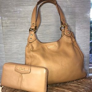 Coach purse and matching wallet
